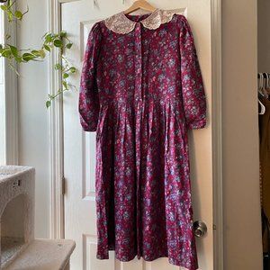 Vintage Laura Ashley perfect cottagecrore lace collar floral dress